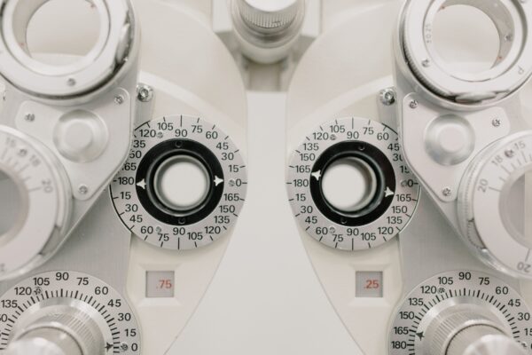 What is the Difference Between 20/20 and 20/15 Vision? featured image