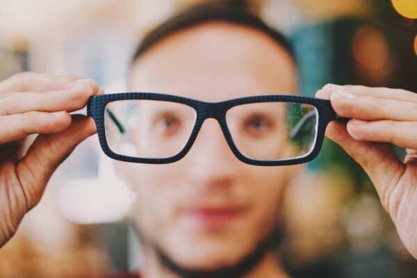 How Do Eye Doctors Know if You Need Glasses? featured image